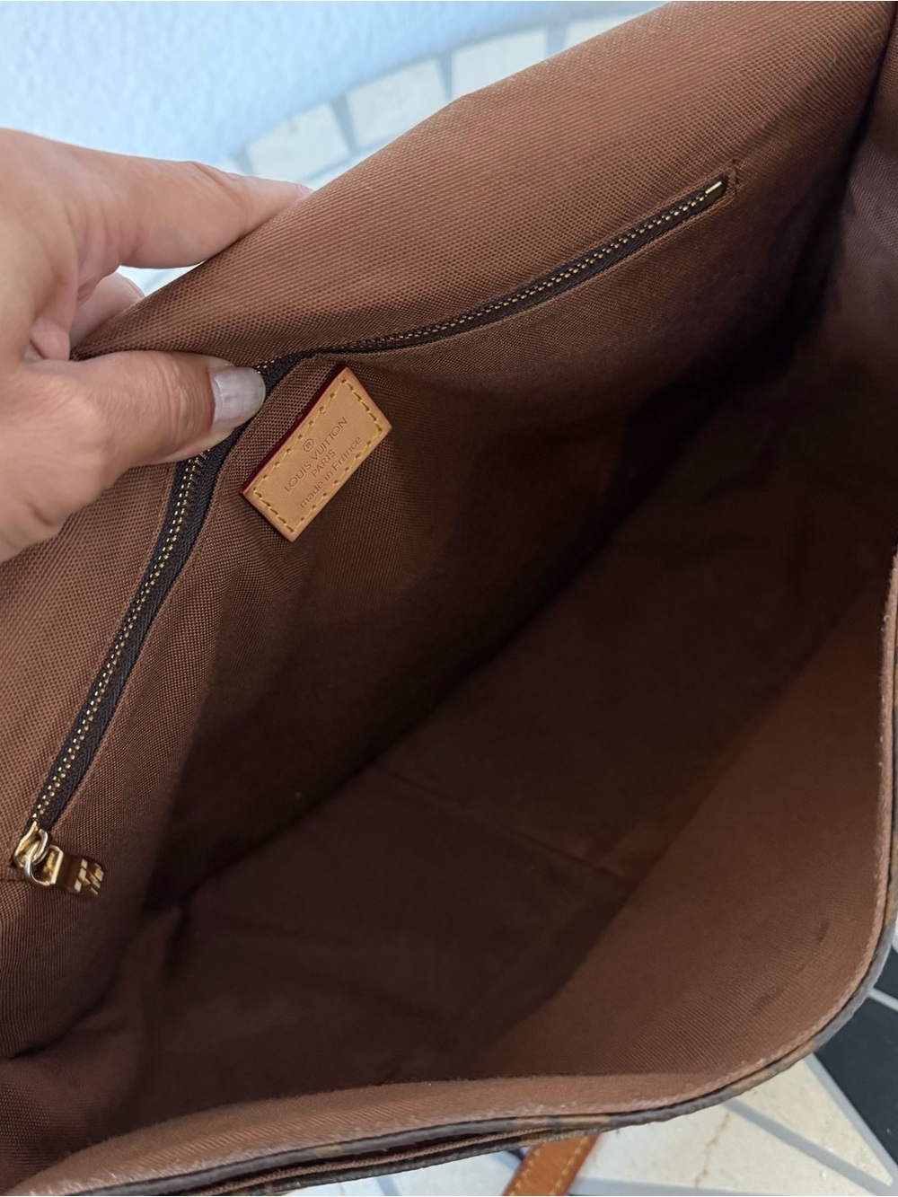 Louis Vuitton Brown Monogram Shoulder Bag with Tan Trim - Menilmontant - Picture 8 of 12